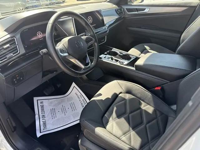 2025 Volkswagen Atlas Cross Sport 2.0T SE w/Technology