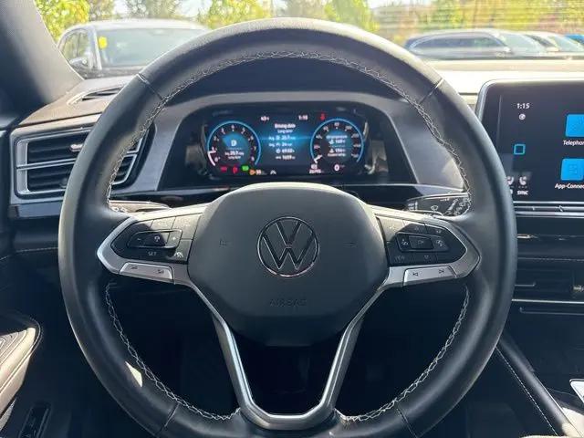 2025 Volkswagen Atlas Cross Sport 2.0T SE w/Technology