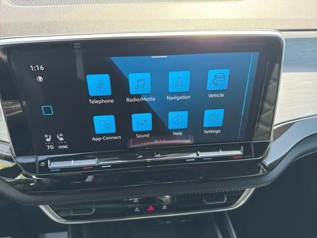 2025 Volkswagen Atlas Cross Sport 2.0T SE w/Technology