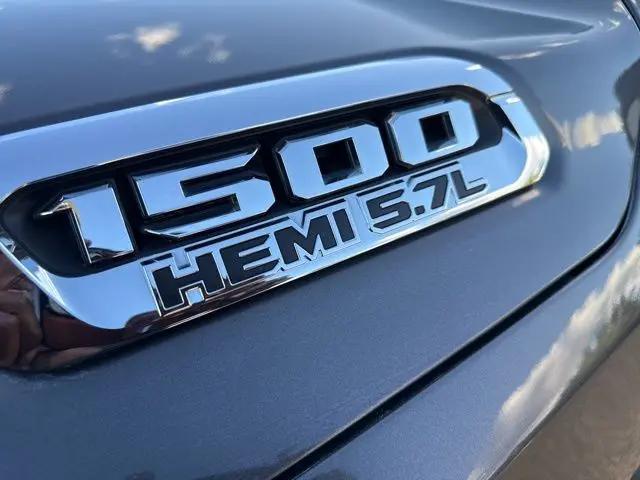 2020 Ram 1500 Big Horn Crew Cab 4x4 5'7" Box