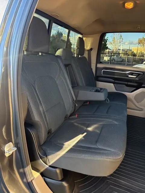 2020 Ram 1500 Big Horn Crew Cab 4x4 5'7" Box