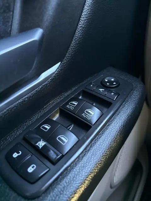 2020 Ram 1500 Big Horn Crew Cab 4x4 5'7" Box