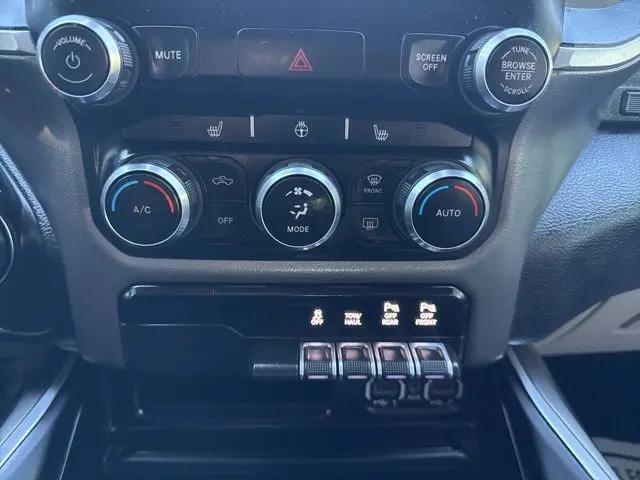 2020 Ram 1500 Big Horn Crew Cab 4x4 5'7" Box