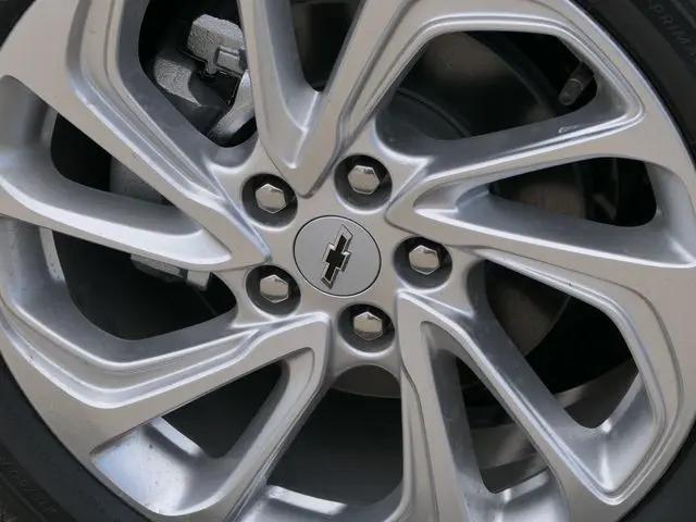 2027 Chevrolet Bolt LT FWD