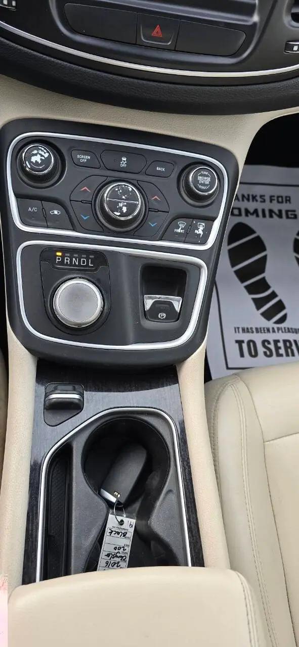 2016 Chrysler 200 C
