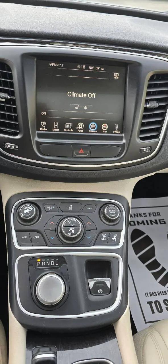 2016 Chrysler 200 C