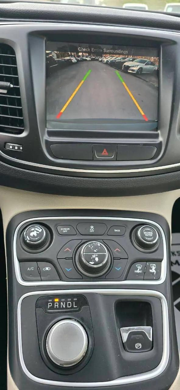 2016 Chrysler 200 C