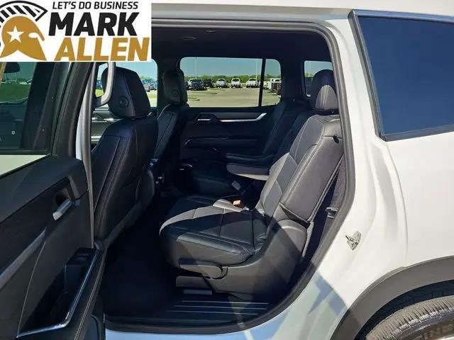 2024 GMC Acadia FWD Elevation