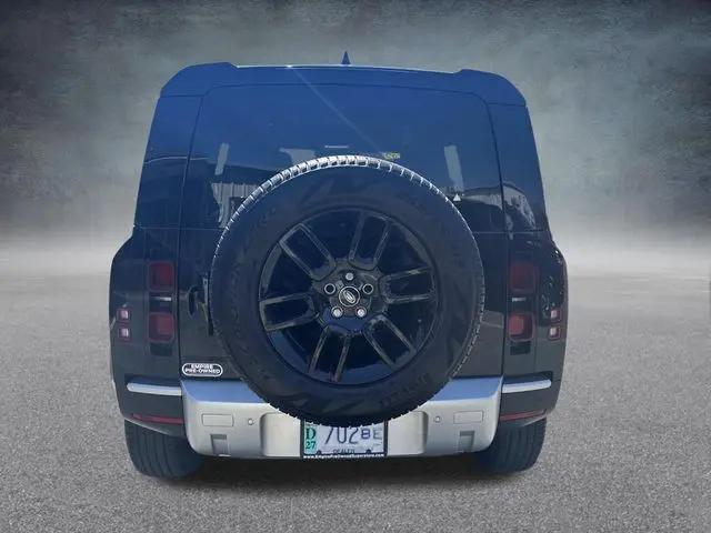 2025 Land Rover Defender 110 P300