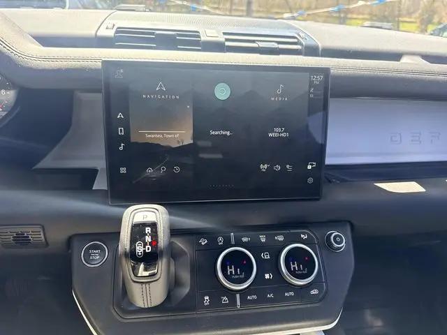 2025 Land Rover Defender 110 P300