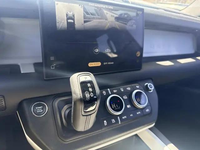 2025 Land Rover Defender 110 P300