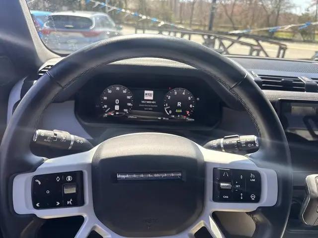 2025 Land Rover Defender 110 P300