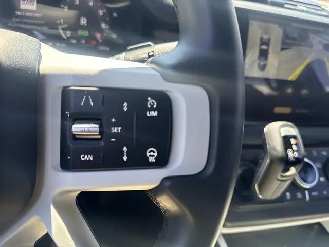 2025 Land Rover Defender 110 P300
