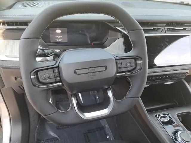 2026 Jeep Cherokee Laredo 4x4