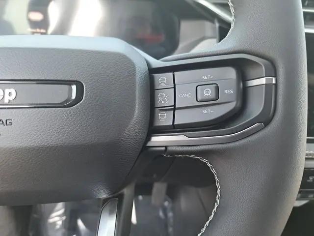 2026 Jeep Cherokee Laredo 4x4