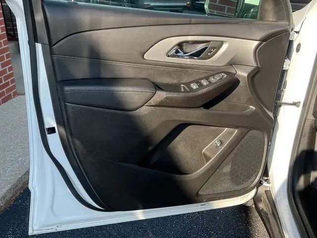 2023 Chevrolet Traverse AWD LT Cloth