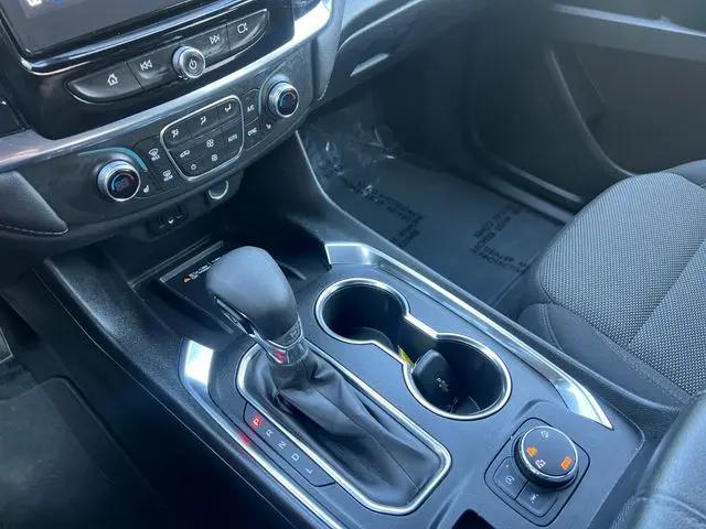 2023 Chevrolet Traverse AWD LT Cloth