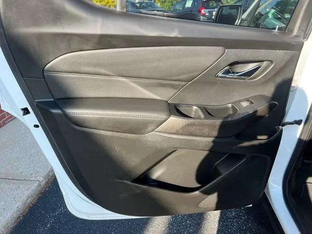 2023 Chevrolet Traverse AWD LT Cloth