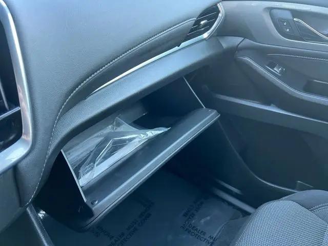 2023 Chevrolet Traverse AWD LT Cloth