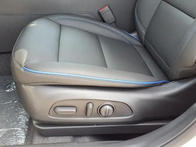 2026 Buick NV Sport Touring FWD