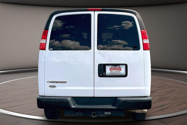 2022 Chevrolet Express Passenger RWD 3500 Extended Wheelbase LS