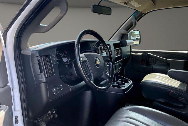 2022 Chevrolet Express Passenger RWD 3500 Extended Wheelbase LS