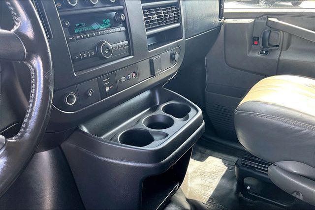 2022 Chevrolet Express Passenger RWD 3500 Extended Wheelbase LS