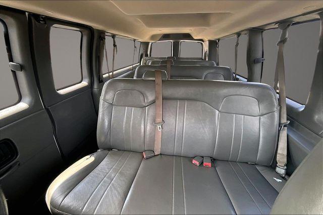 2022 Chevrolet Express Passenger RWD 3500 Extended Wheelbase LS