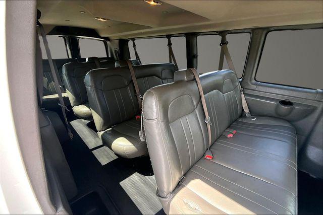 2022 Chevrolet Express Passenger RWD 3500 Extended Wheelbase LS