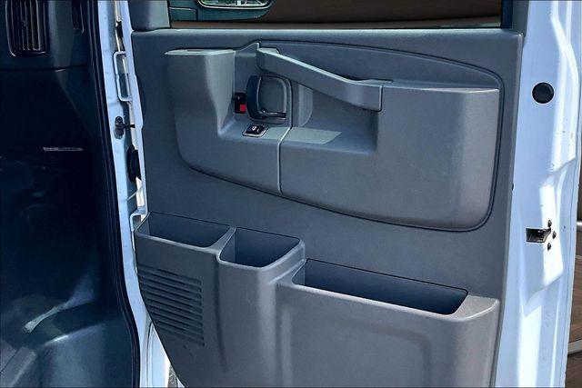 2022 Chevrolet Express Passenger RWD 3500 Extended Wheelbase LS