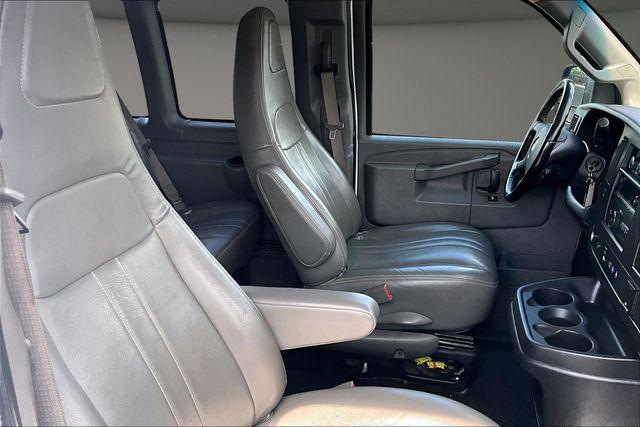 2022 Chevrolet Express Passenger RWD 3500 Extended Wheelbase LS