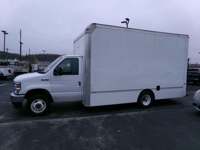 2023 Ford E-450 Cutaway Commercial Cutaway