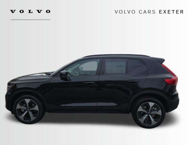 2026 Volvo XC40 Plus, B5 AWD Gas (mild hybrid), Dark