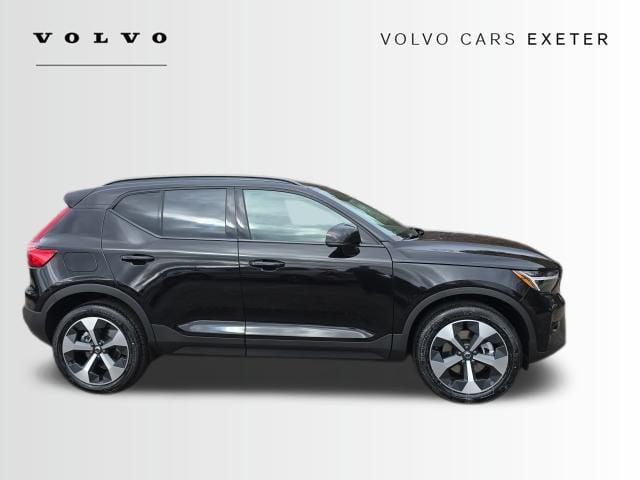 2026 Volvo XC40 Plus, B5 AWD Gas (mild hybrid), Dark
