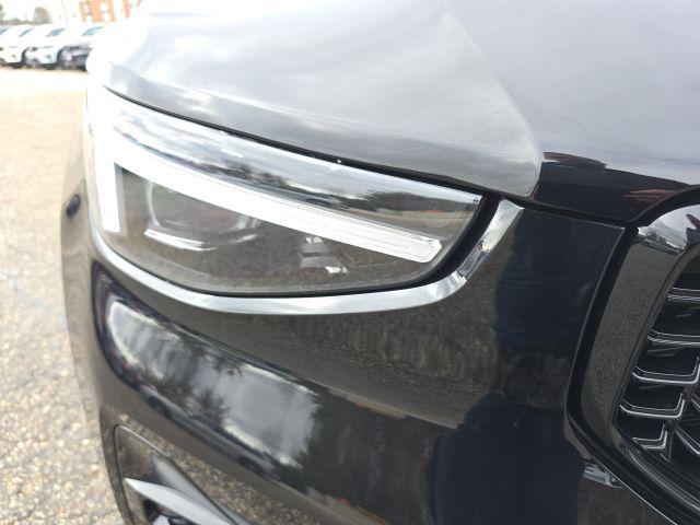 2026 Volvo XC40 Plus, B5 AWD Gas (mild hybrid), Dark