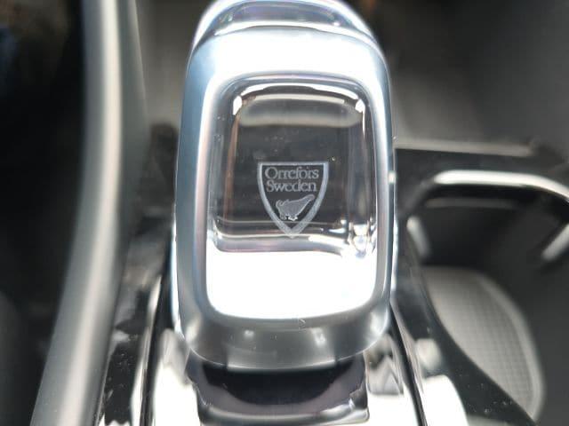 2026 Volvo XC40 Plus, B5 AWD Gas (mild hybrid), Dark