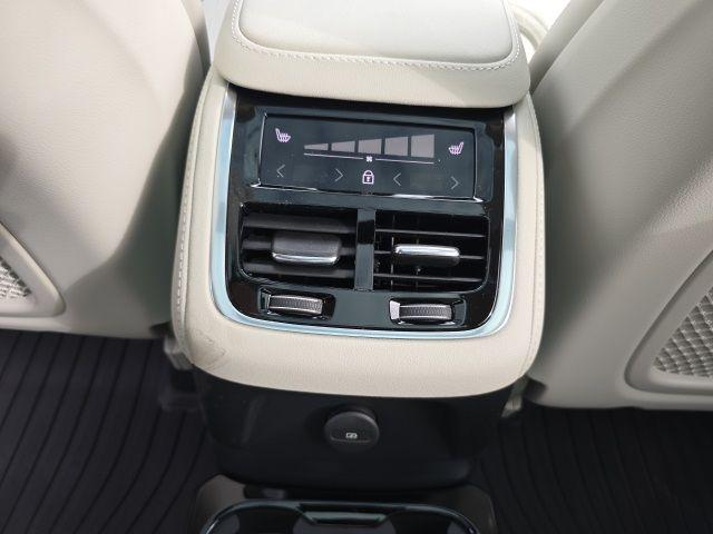 2026 Volvo XC90 Plug-In Hybrid Ultra, T8 AWD, Electric/Gasoline, Bright, 6 Seats