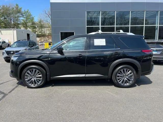 2023 Nissan Pathfinder SL 4WD