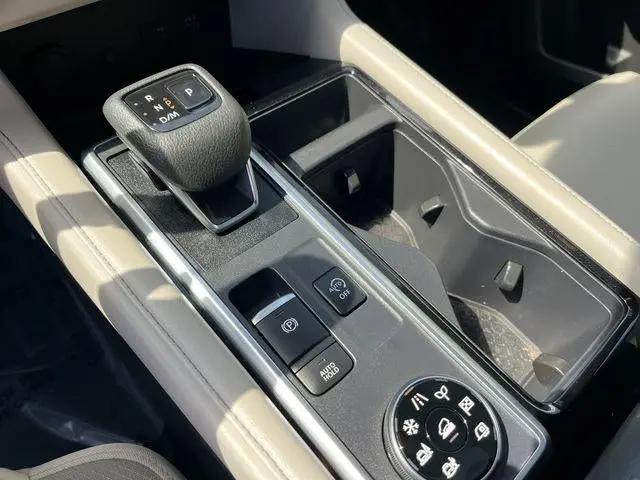 2023 Nissan Pathfinder SL 4WD