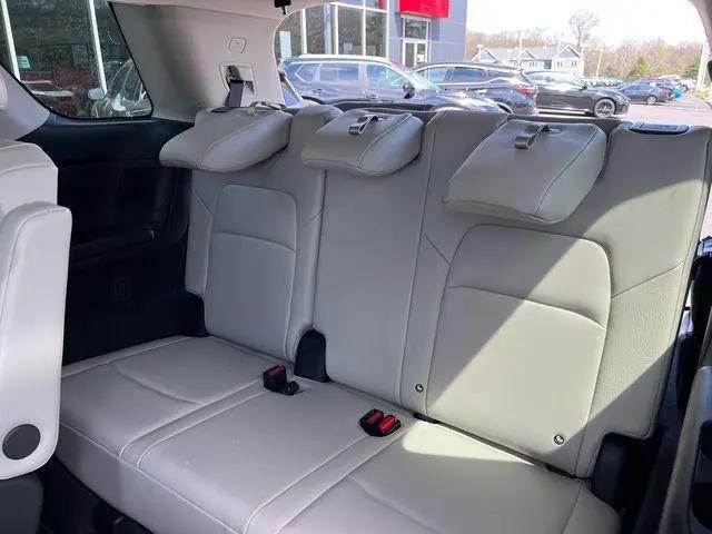 2023 Nissan Pathfinder SL 4WD