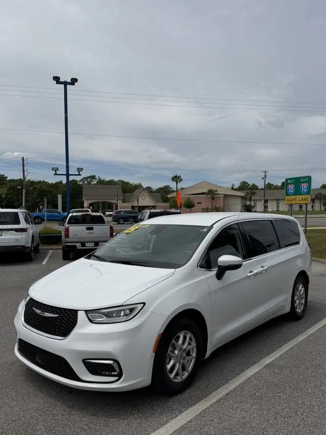 2023 Chrysler Pacifica Touring L