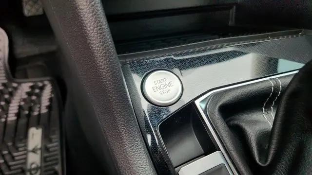 2026 Volkswagen Taos SE Black
