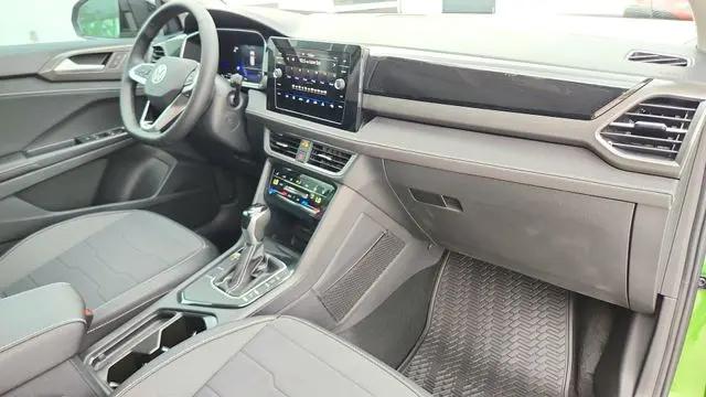 2026 Volkswagen Taos SE Black