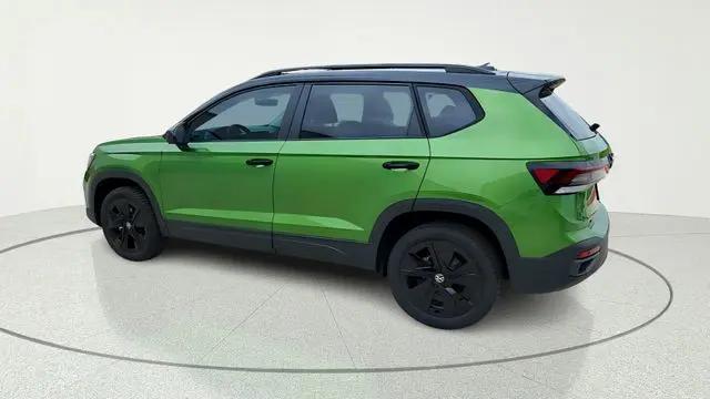 2026 Volkswagen Taos SE Black