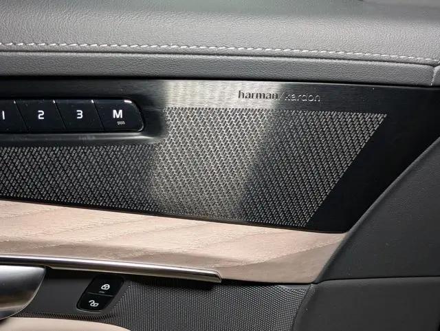 2026 Volvo XC90 Plug-In Hybrid Plus, T8 AWD, Electric/Gasoline, Bright, 7 Seats