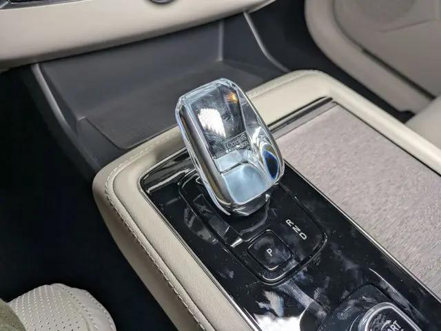 2026 Volvo XC90 Plug-In Hybrid Ultra, T8 AWD, Electric/Gasoline, Bright, 7 Seats
