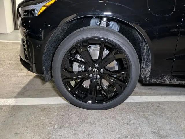 2026 Volvo XC60 Plug-In Hybrid Black Edition Ultra, T8 AWD Electric/Gasoline, Dark