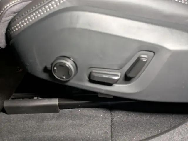 2026 Volvo XC60 Plug-In Hybrid Black Edition Ultra, T8 AWD Electric/Gasoline, Dark