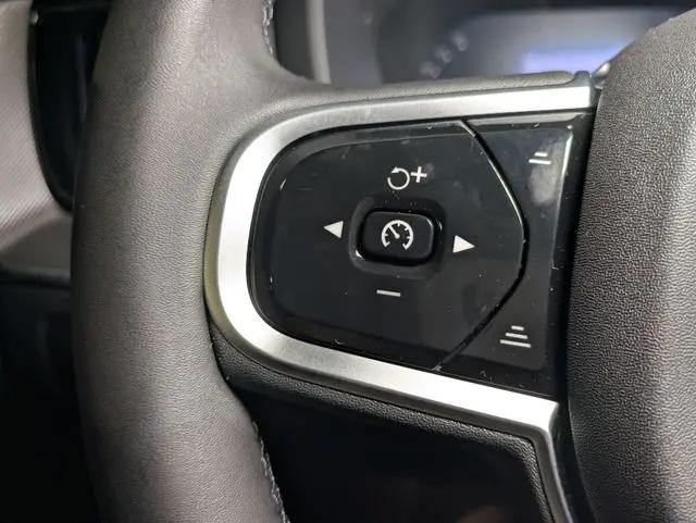 2026 Volvo XC60 Plug-In Hybrid Black Edition Ultra, T8 AWD Electric/Gasoline, Dark