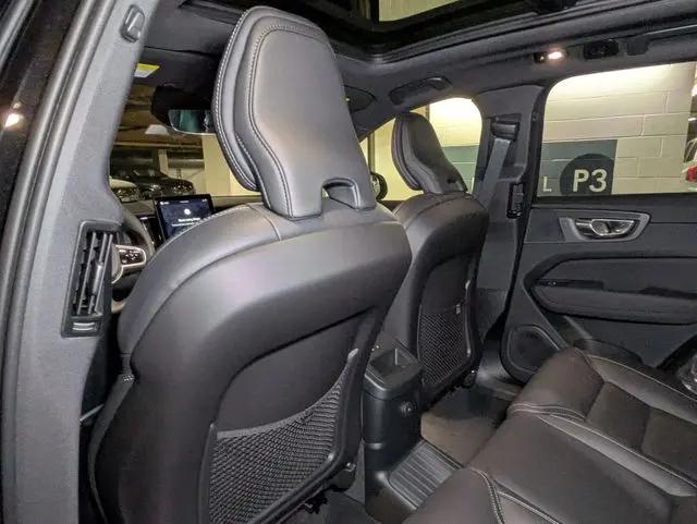 2026 Volvo XC60 Plug-In Hybrid Black Edition Ultra, T8 AWD Electric/Gasoline, Dark